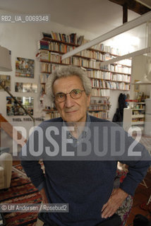 Italian philosopher Toni Negri, at home in Paris. Paris, June 21, 2011 - ©Ulf Andersen/Rosebud2