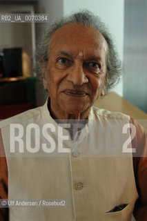 Indian musician Ravi Shankar with wife Soukanya. Paris May 22, 2003 - ©Ulf Andersen/Rosebud2