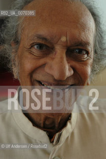 Indian musician Ravi Shankar with wife Soukanya. Paris May 22, 2003 - ©Ulf Andersen/Rosebud2