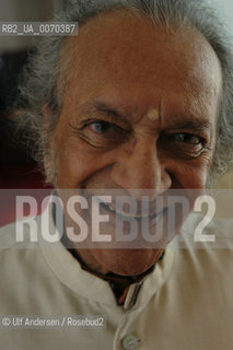 Indian musician Ravi Shankar with wife Soukanya. Paris May 22, 2003 - ©Ulf Andersen/Rosebud2