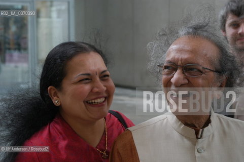 Indian musician Ravi Shankar with wife Soukanya. Paris May 22, 2003 - ©Ulf Andersen/Rosebud2