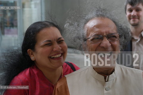 Indian musician Ravi Shankar with wife Soukanya. Paris May 22, 2003 - ©Ulf Andersen/Rosebud2