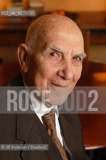 Stephane Hessel, at home in Paris. ©Ulf Andersen/Rosebud2