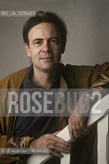 Patrick Modiano at home in 1987. ©Ulf Andersen/Rosebud2