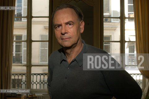 Patrick Modiano at home in Paris, in 2003. ©Ulf Andersen/Rosebud2